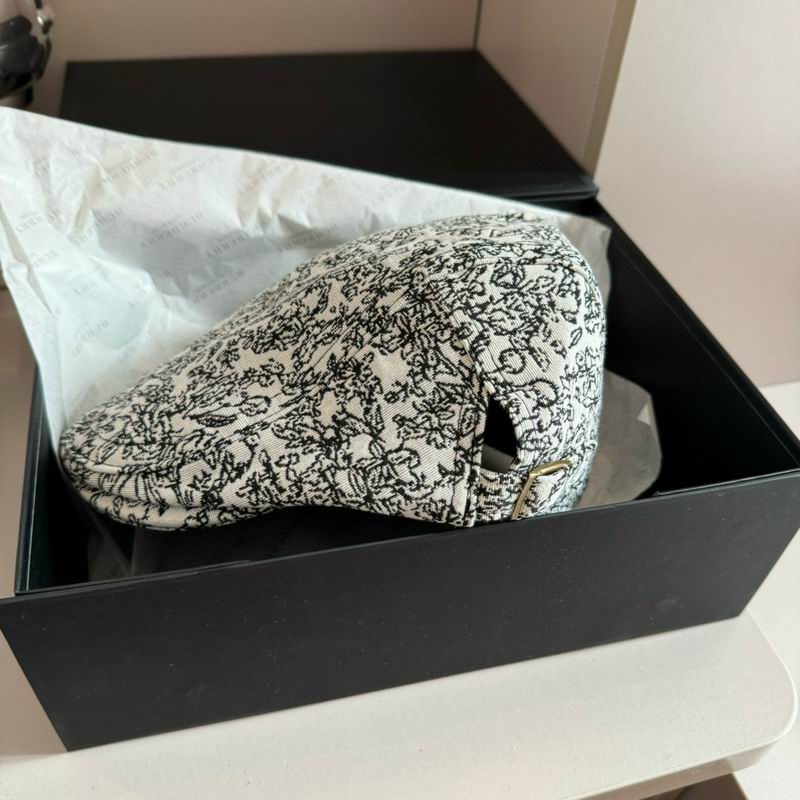 Burberry beret 030978